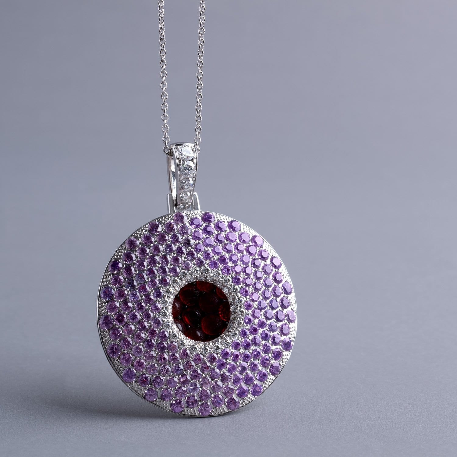 VINTAGE: Circle Pendant