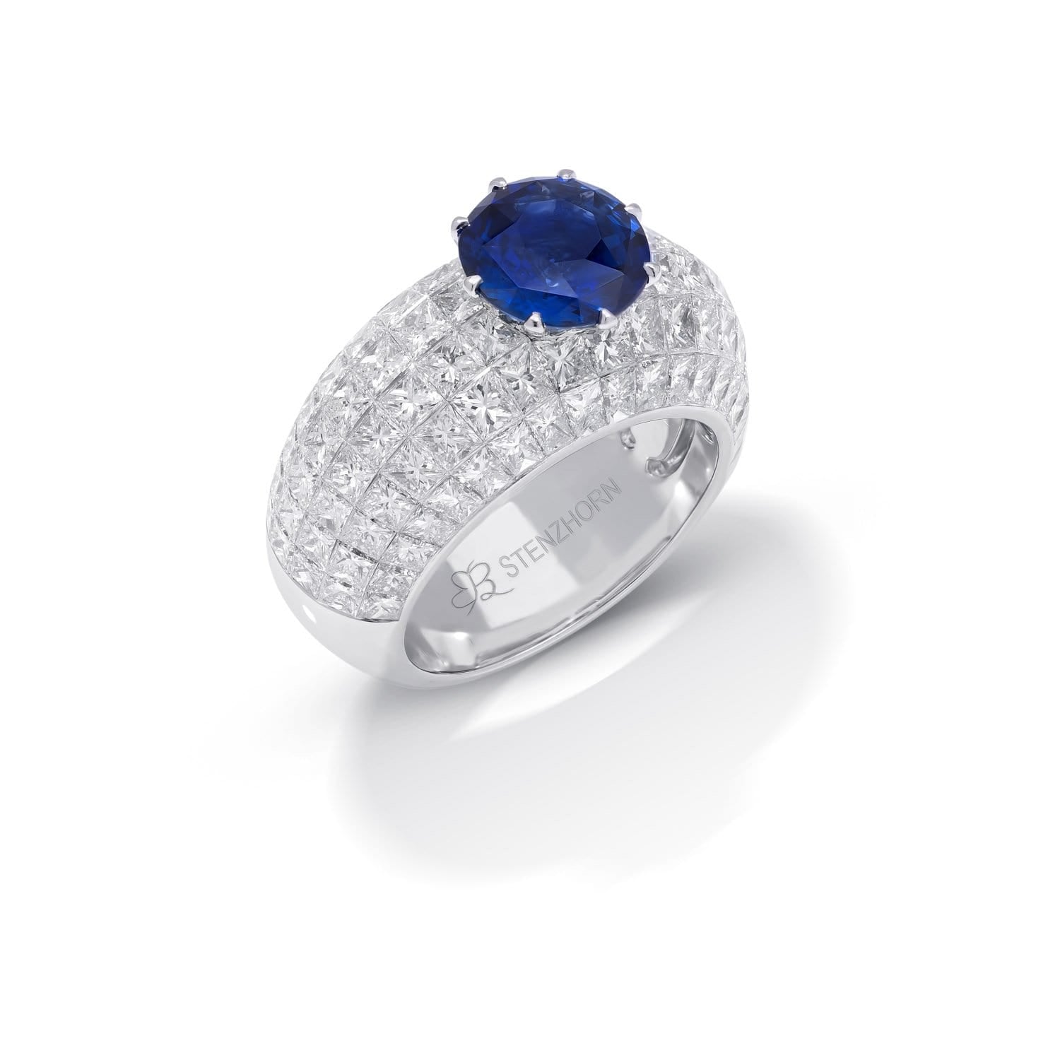 MOSAIC CLASSICAL Diamond Dome Ring with Round Sapphire Center